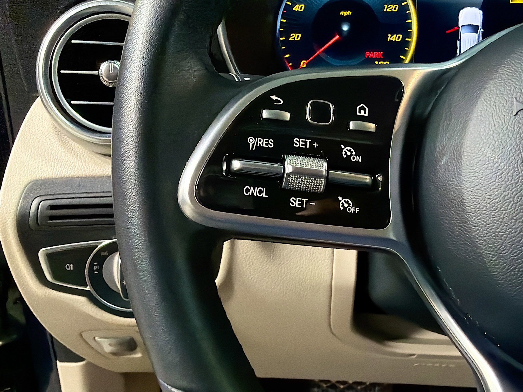 Used 2022 Mercedes-Benz GLC 300 image 34