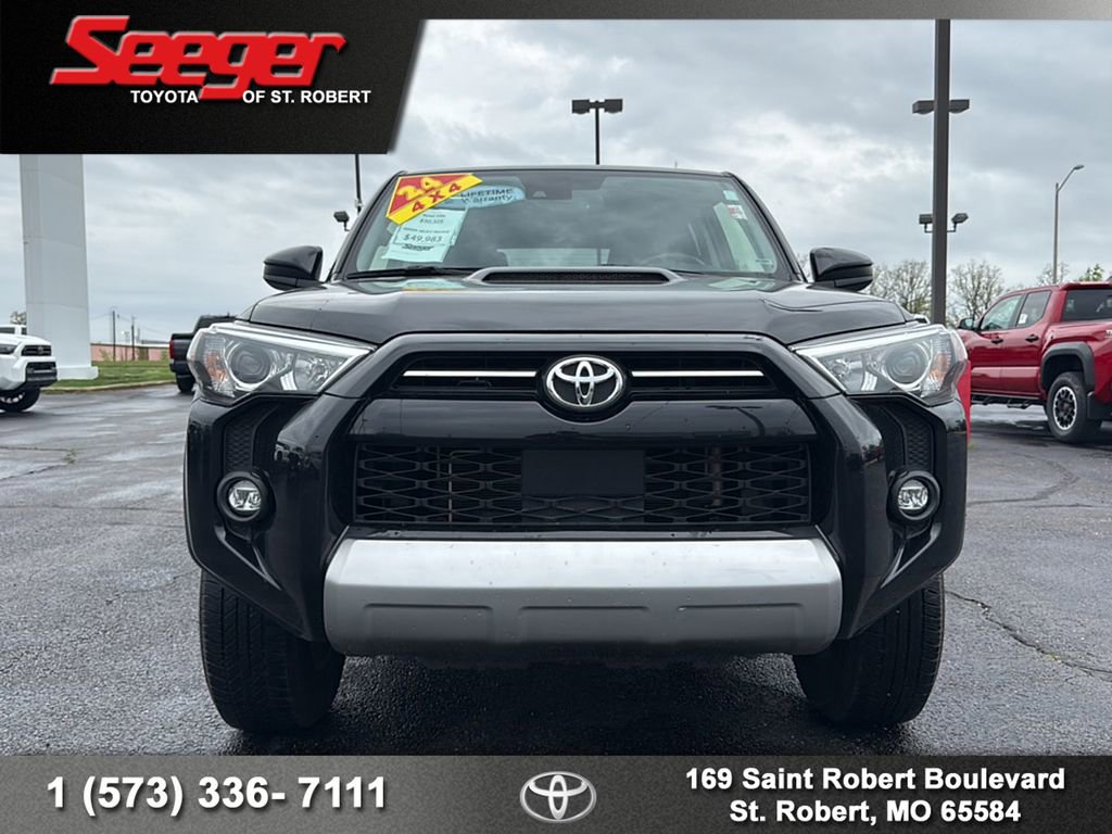Used 2024 Toyota 4Runner TRD Off-Road AWD/4WD image 2