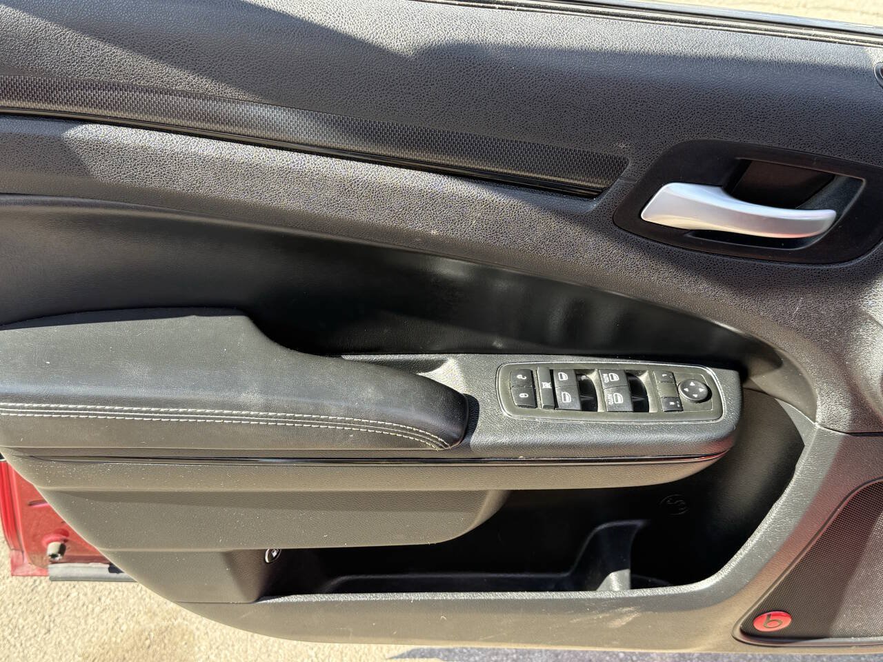 Used 2014 Chrysler 300 S RWD image 9