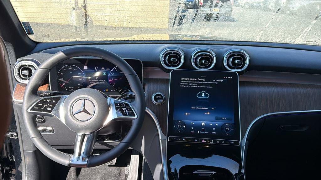 Certified 2025 Mercedes-Benz GLC 300 image 18