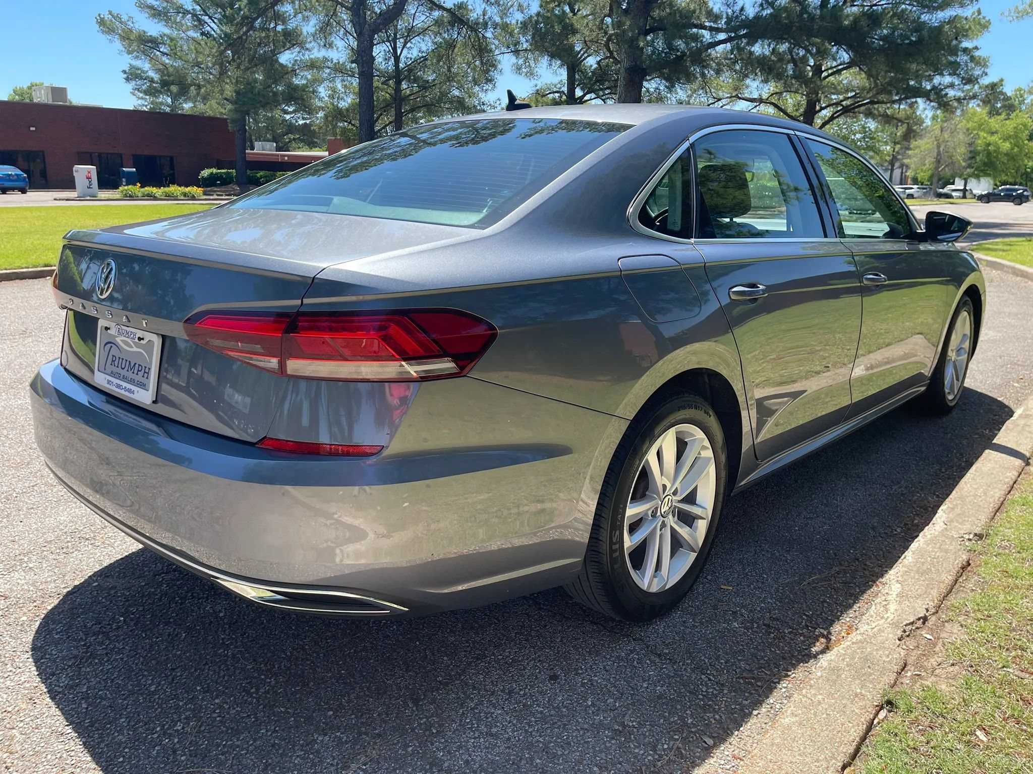 Used 2020 Volkswagen Passat 2.0T SE FWD image 5