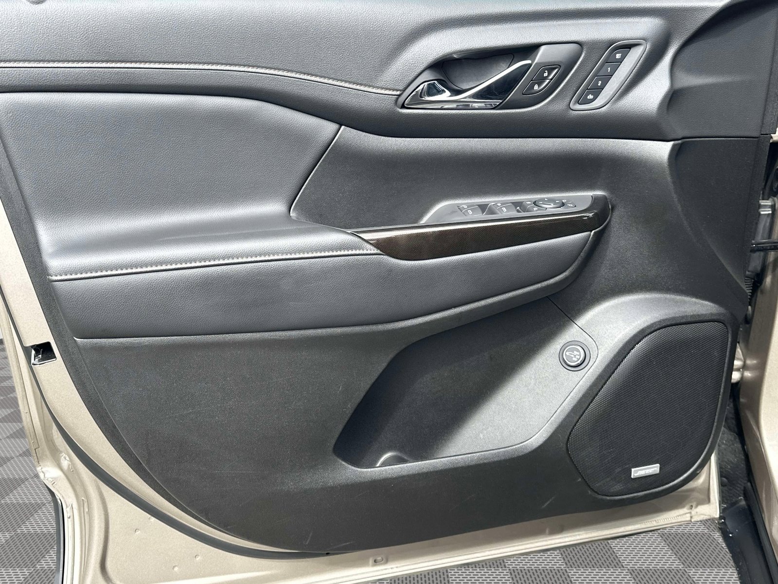 Certified 2022 GMC Acadia AT4 w/ Technology Package image 21