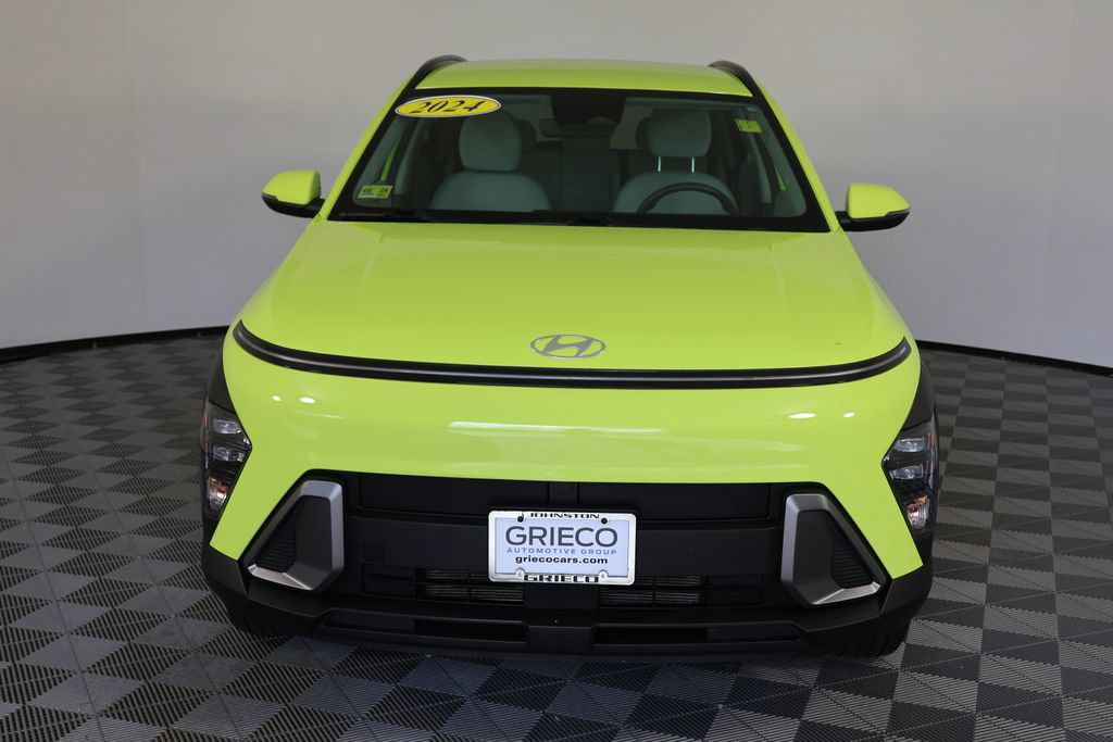 Used 2024 Hyundai Kona SEL AWD/4WD image 3