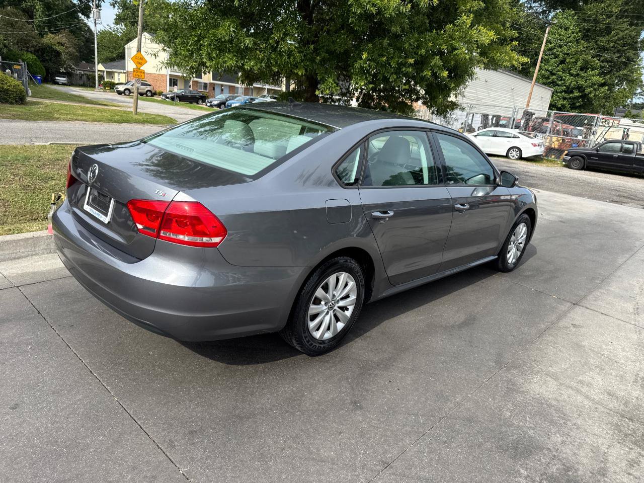 Used 2015 Volkswagen Passat 1.8T Wolfsburg Edition FWD image 9