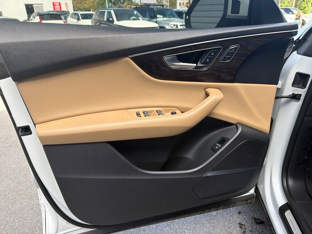Used 2021 Audi Q8 Prestige AWD/4WD image 13