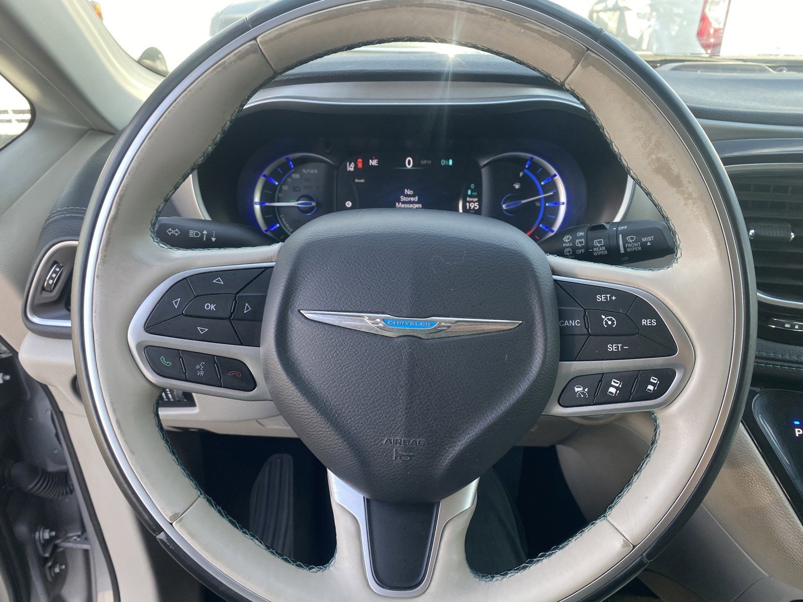 Used 2017 Chrysler Pacifica Platinum image 12