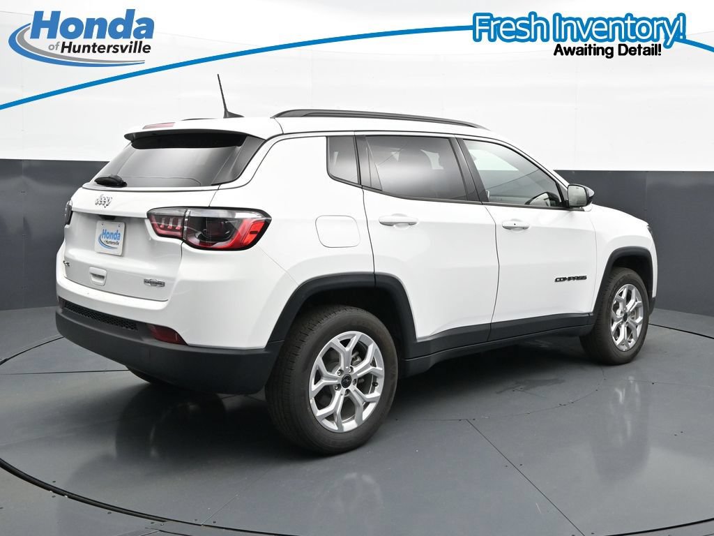 Used 2025 Jeep Compass Latitude AWD/4WD image 10