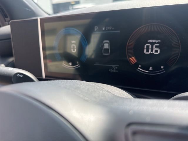 Used 2025 Hyundai Santa Cruz SE FWD image 13
