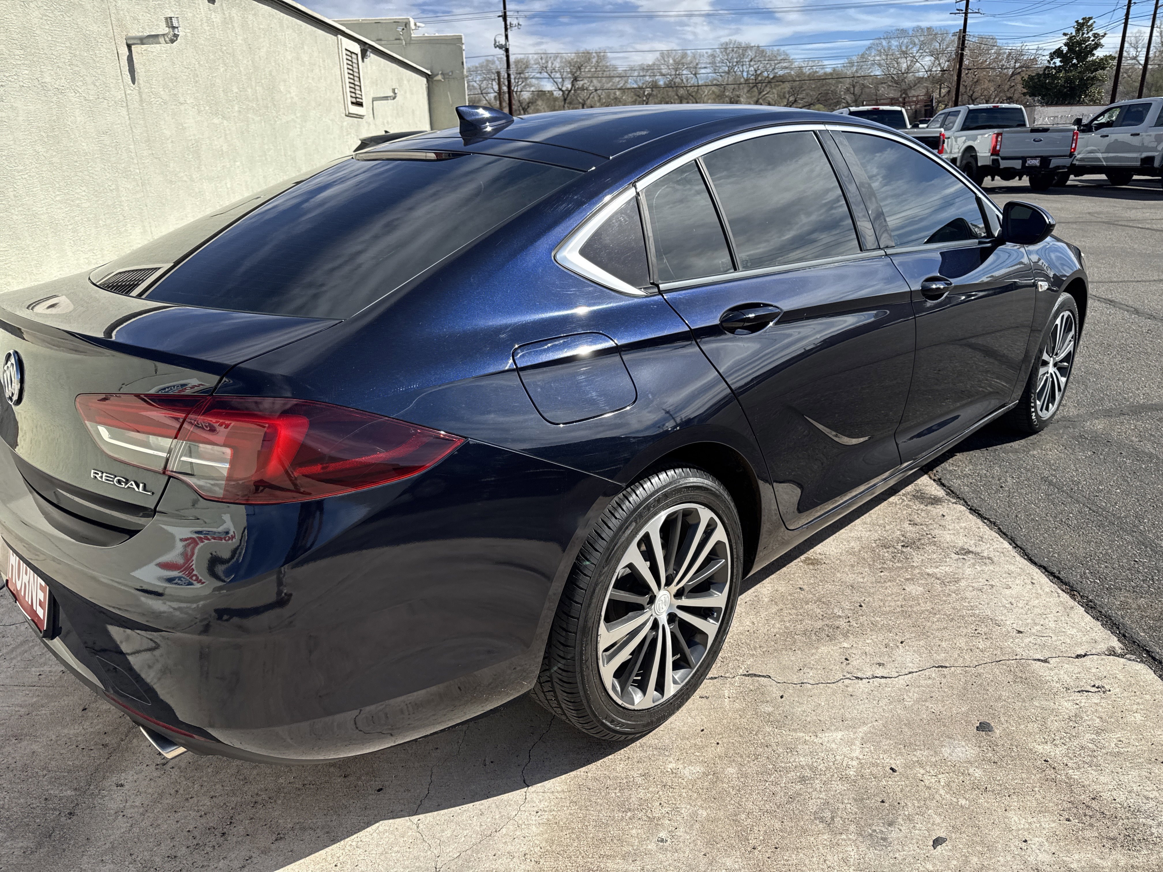 Used 2018 Buick Regal Preferred image 7