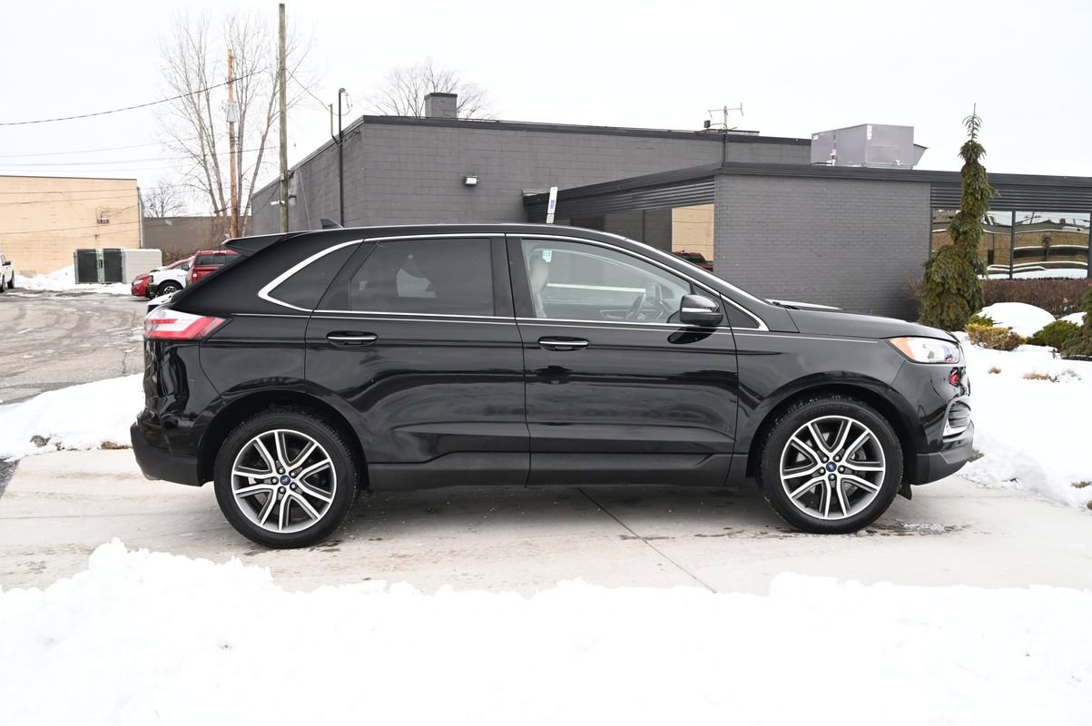 Used 2019 Ford Edge Titanium w/ Cold Weather Package image 4
