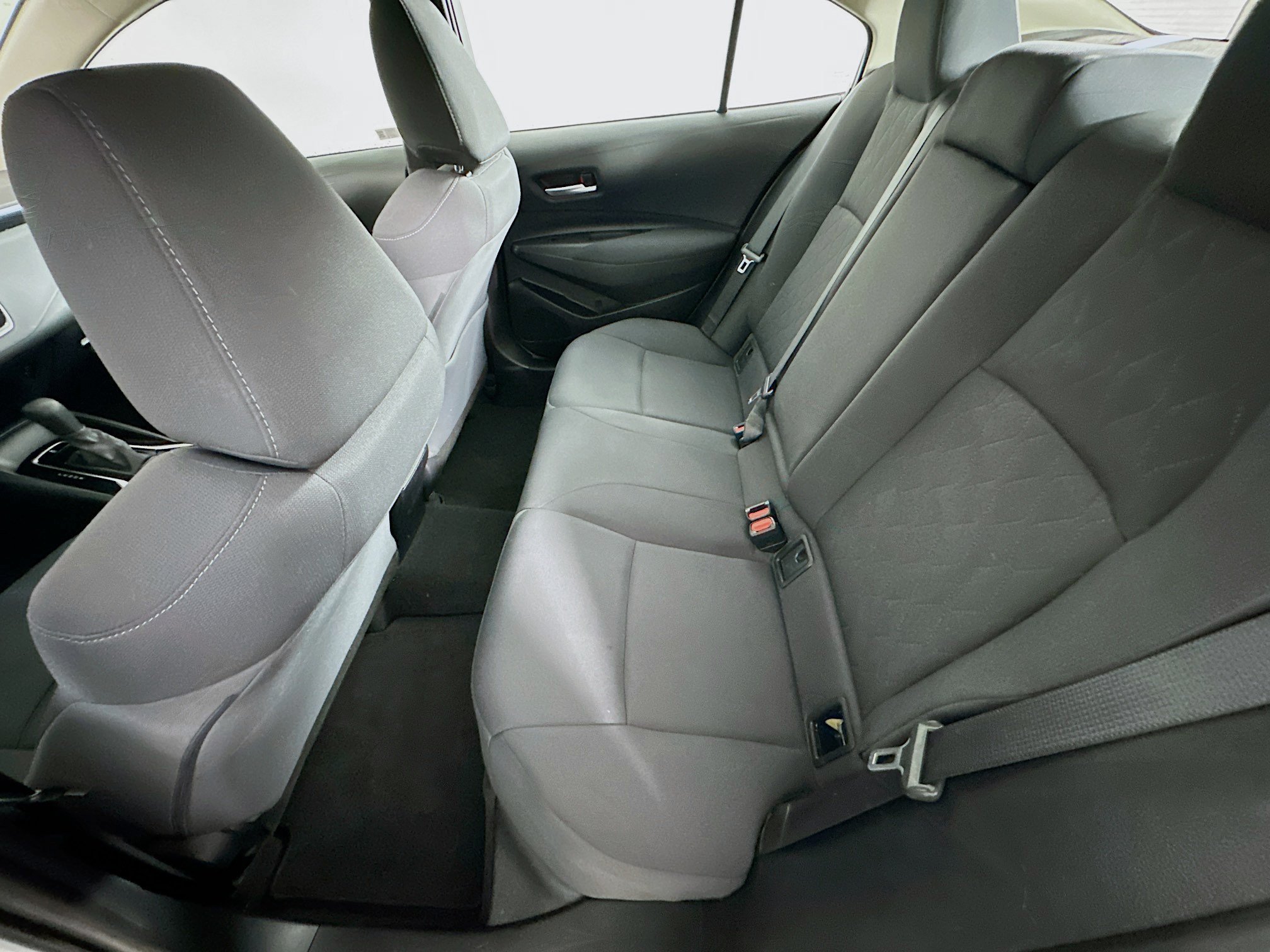 Used 2020 Toyota Corolla LE FWD image 26