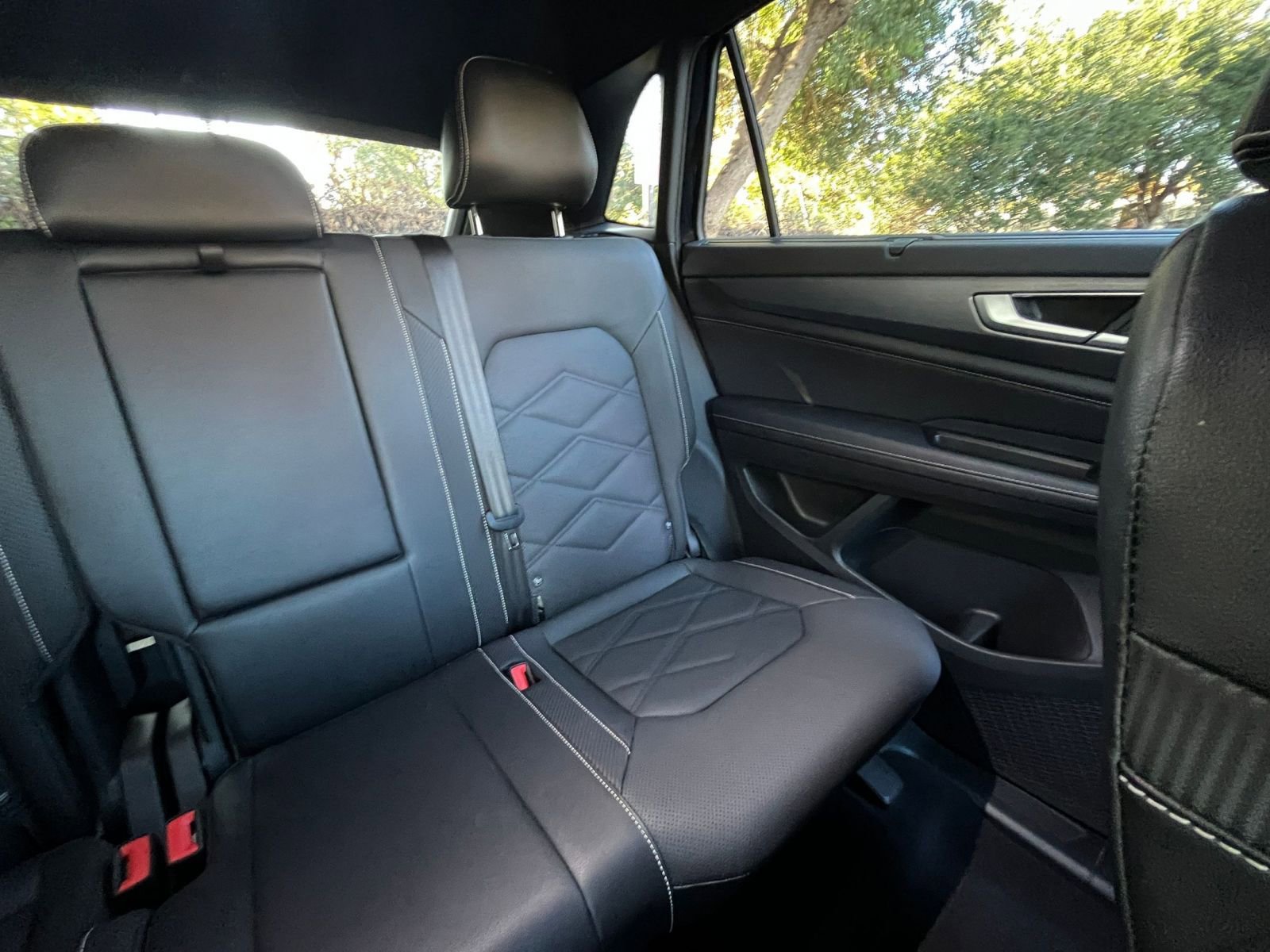 Used 2025 Volkswagen Atlas Cross Sport SE image 38