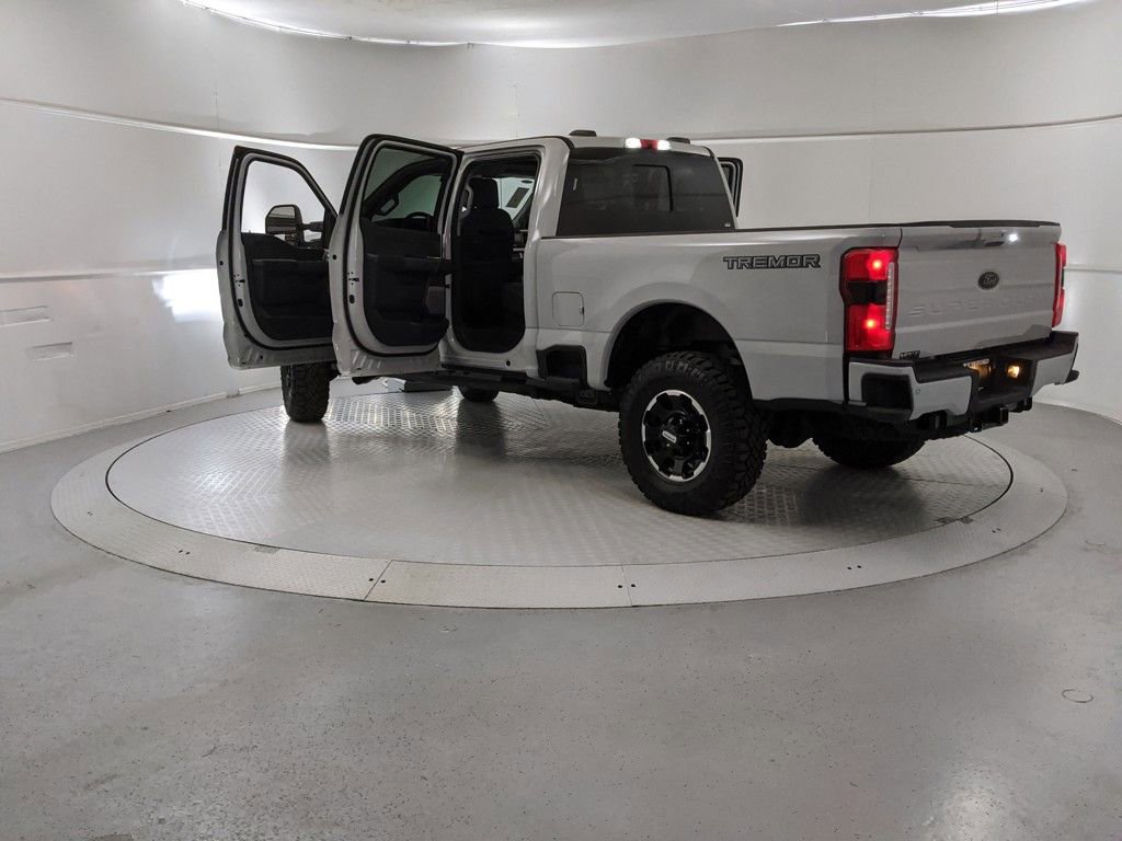 New 2025 Ford F250 Lariat w/ Lariat Ultimate Package image 10