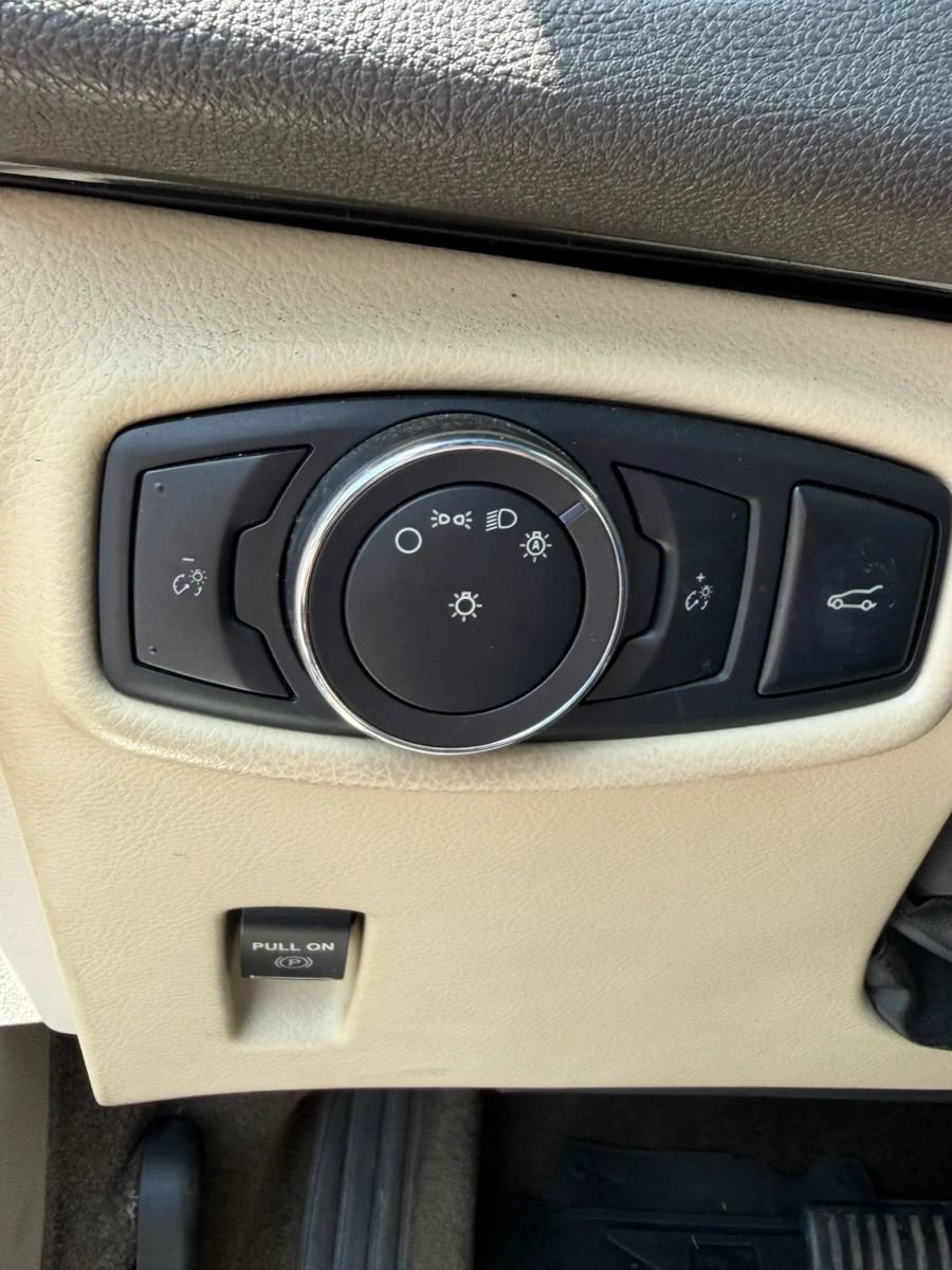 Used 2016 Lincoln MKZ w/ Equipment Group 300A Reserve FWD image 19