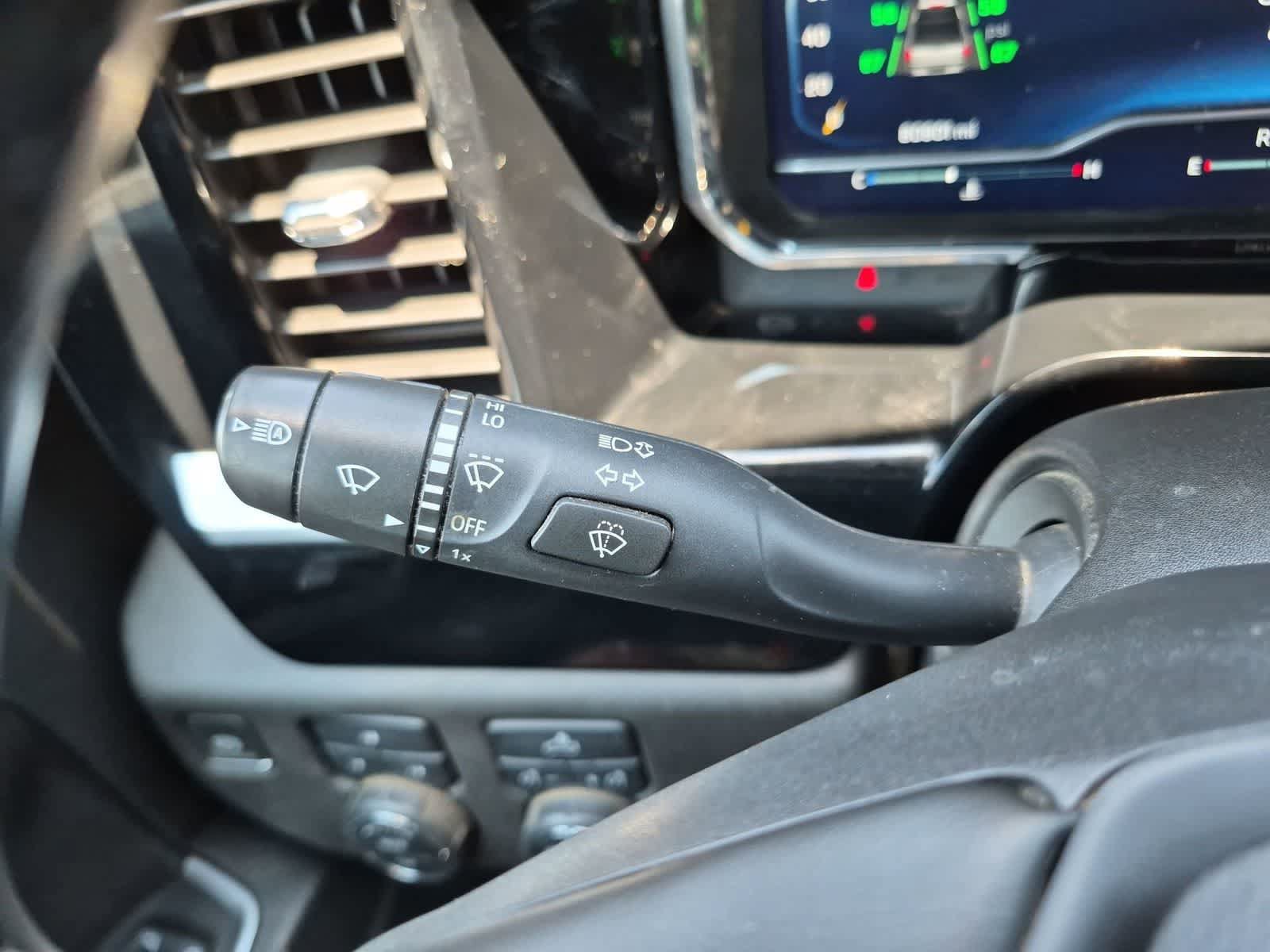 Used 2024 Chevrolet Silverado 2500 LT AWD/4WD image 25