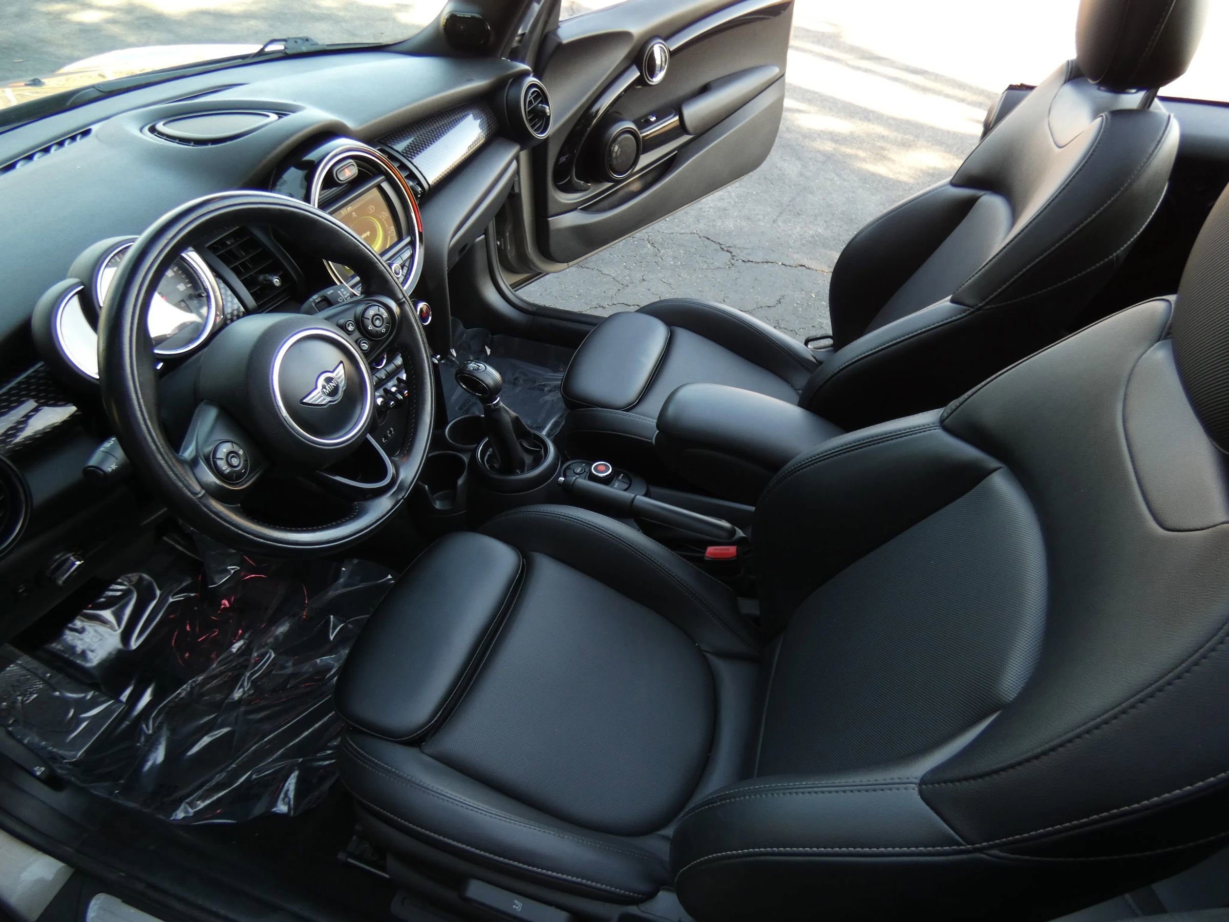 Used 2018 MINI Cooper S w/ Premium Package image 41