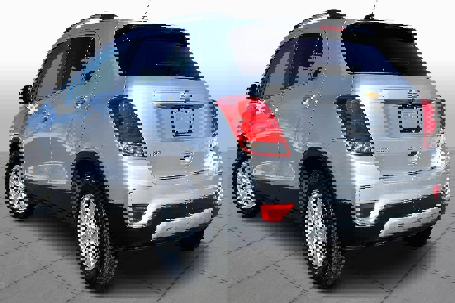 Used 2019 Chevrolet Trax LT w/ LT Convenience Package image 12