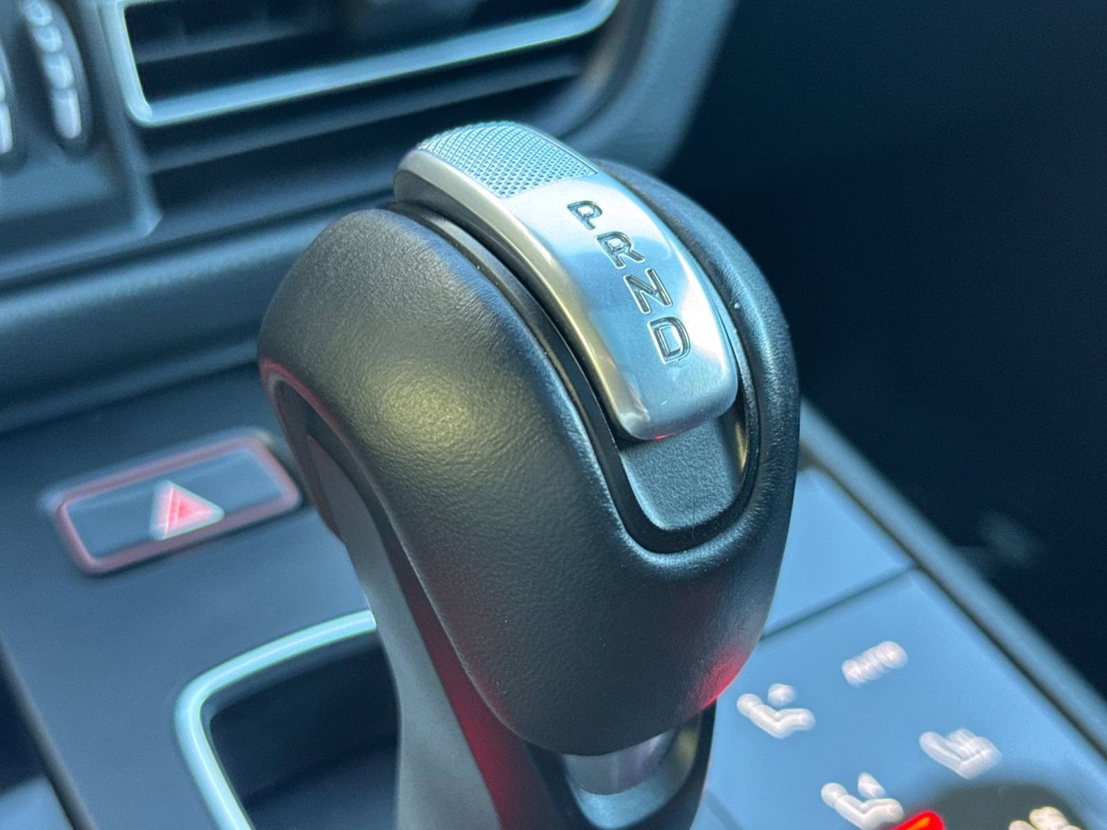 Certified 2024 Porsche Macan S AWD/4WD image 26