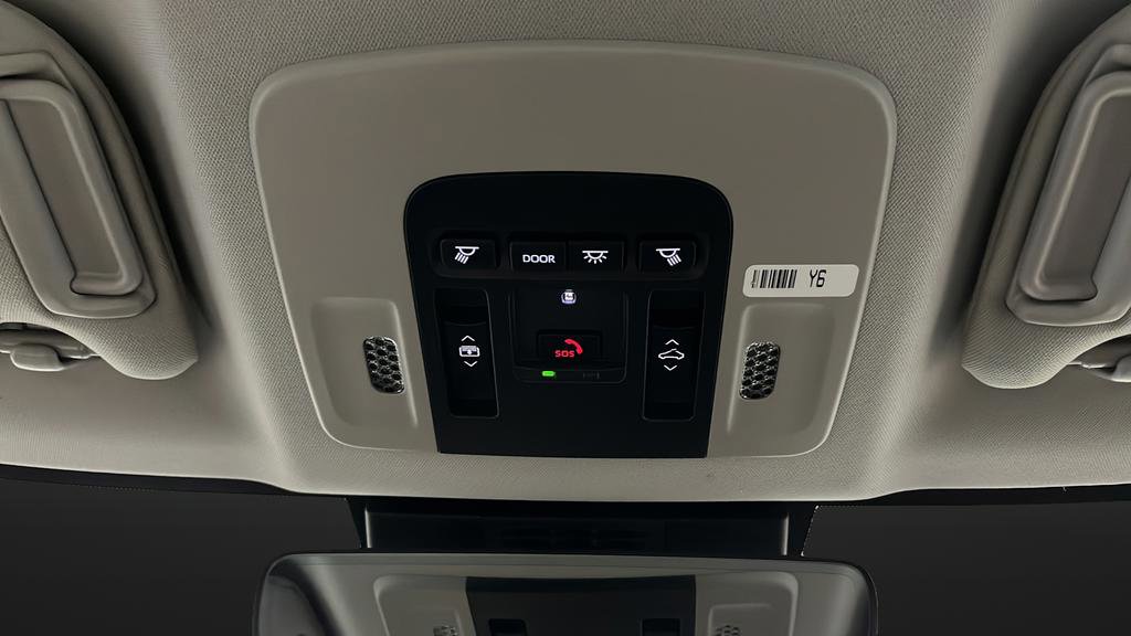 Used 2025 Toyota Camry XLE image 38