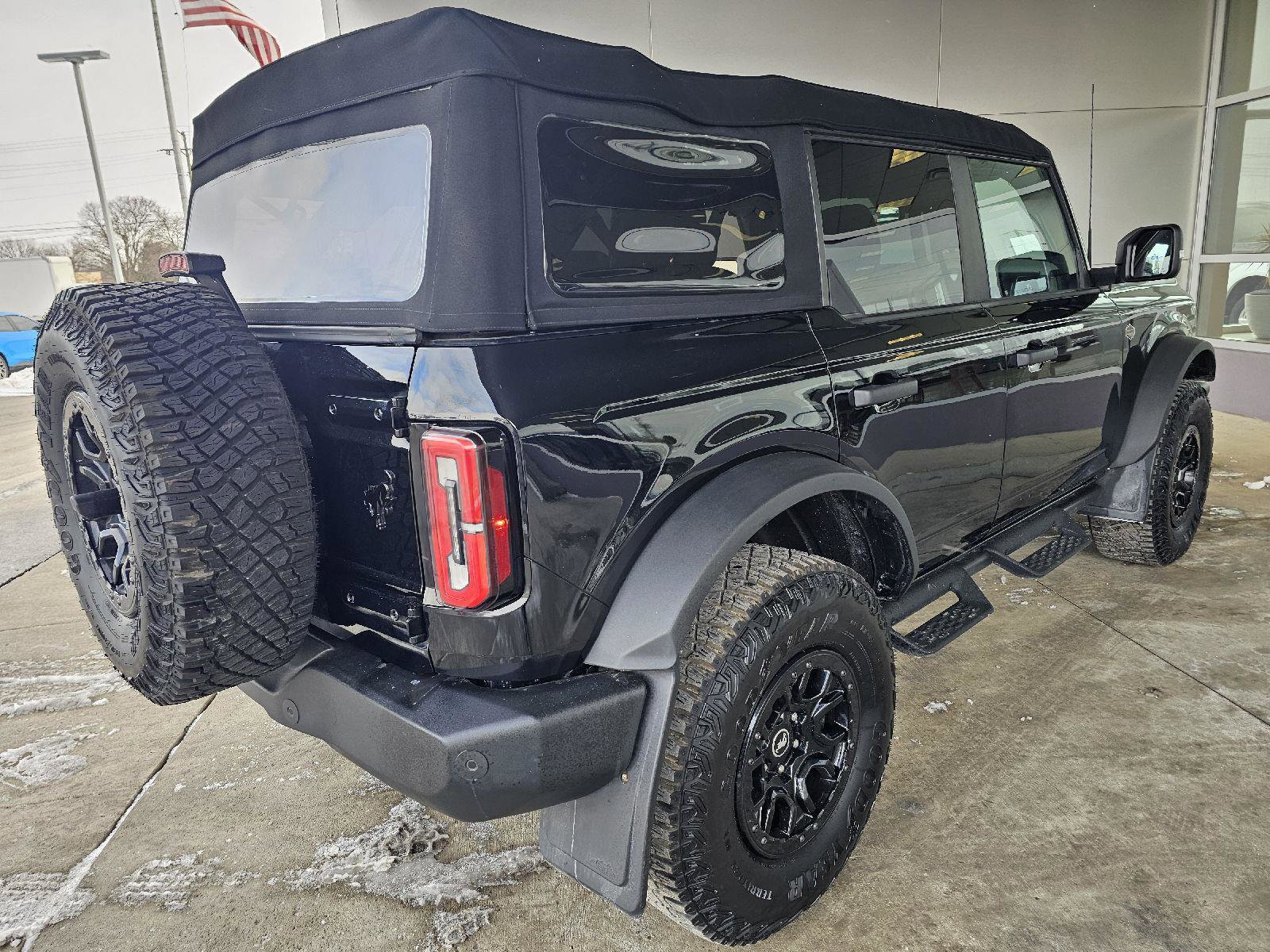 Used 2023 Ford Bronco Wildtrak image 7