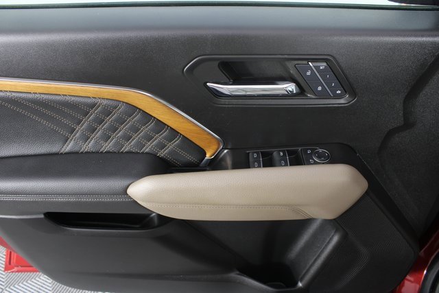 Used 2024 GMC Canyon Denali image 15