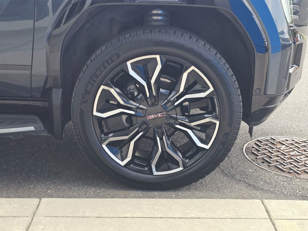 Used 2026 GMC Sierra EV Denali AWD/4WD image 9