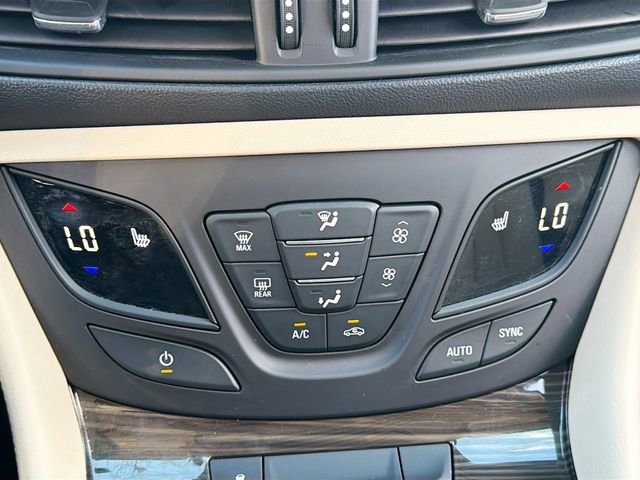 Used 2019 Buick Envision Essence image 32