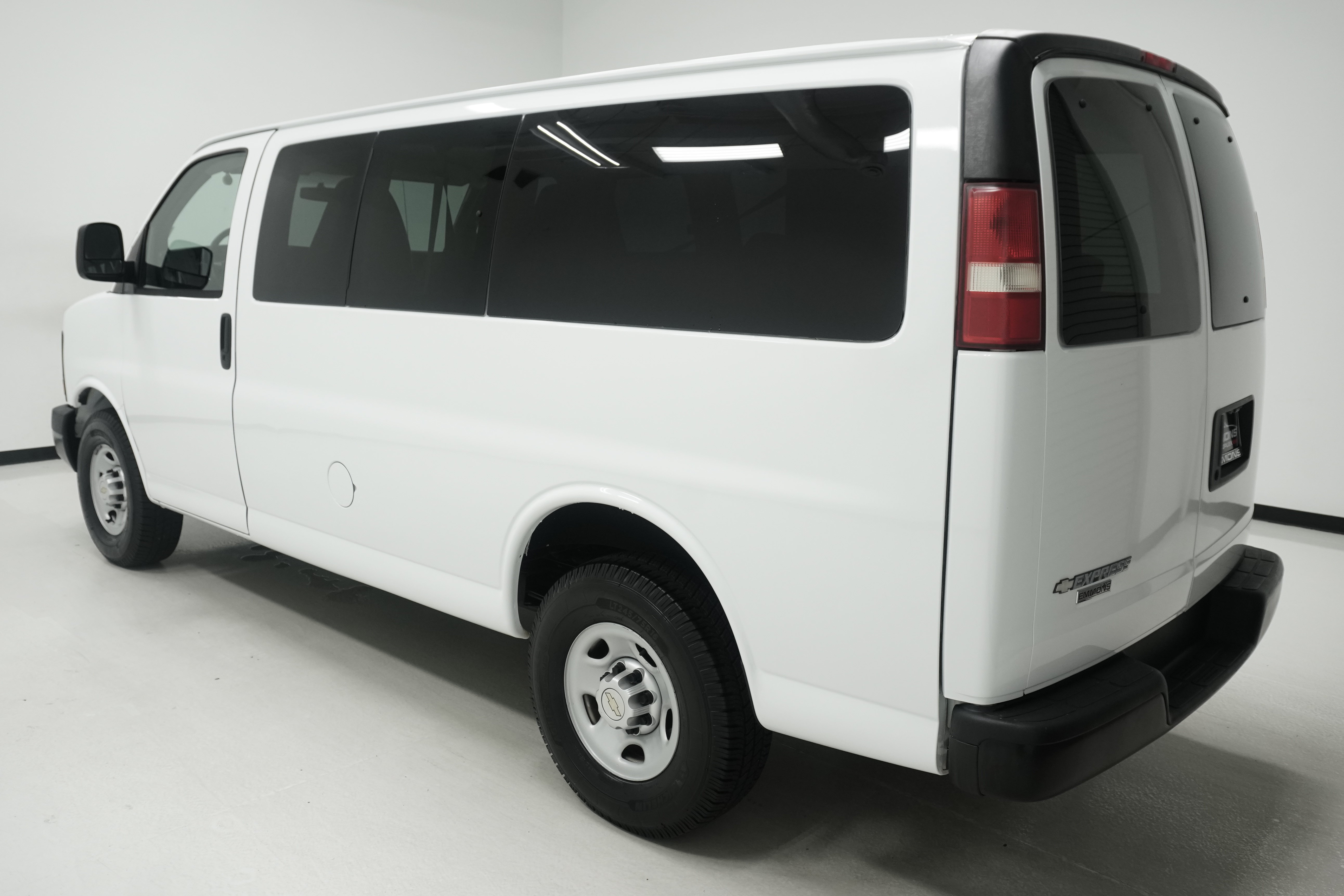 Used 2013 Chevrolet Express 2500 LS w/ Power Package RWD image 4