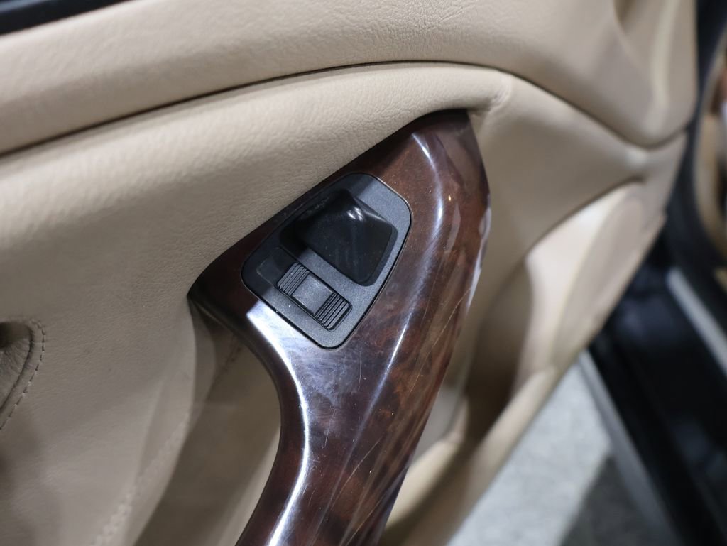 Used 2006 BMW 325Ci Convertible image 18