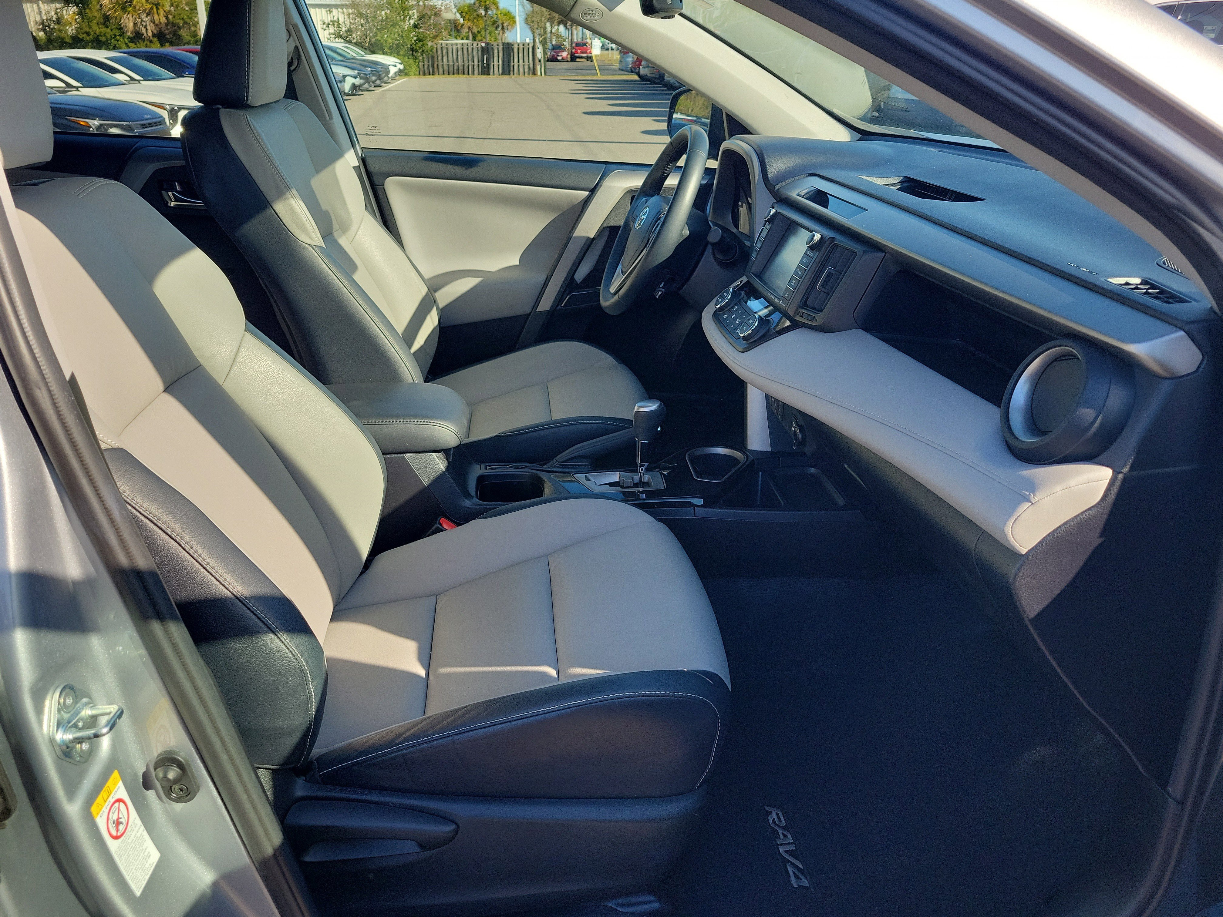 Used 2016 Toyota RAV4 Limited image 6