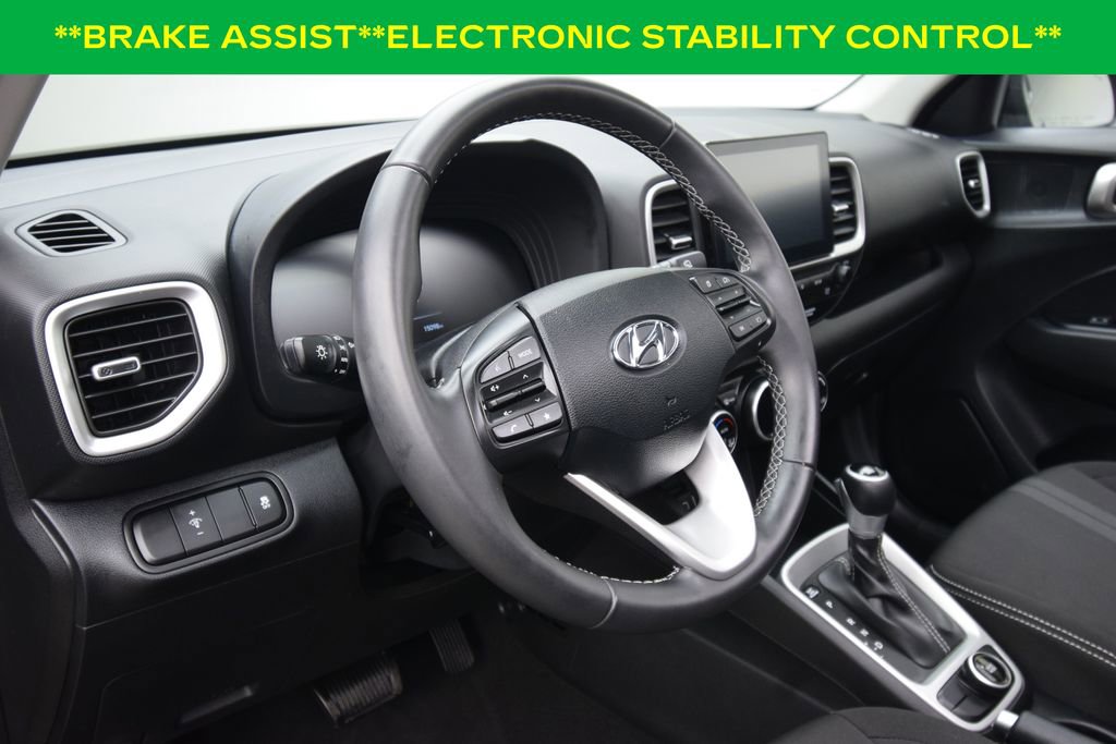 Used 2025 Hyundai Venue SEL image 16