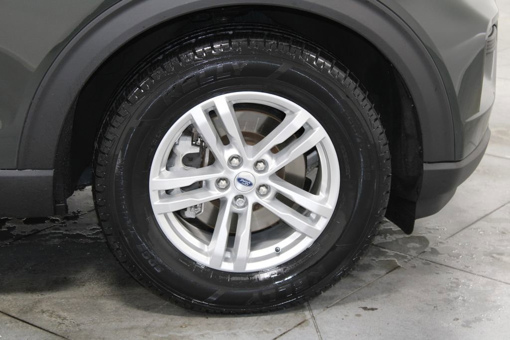 Used 2023 Ford Explorer XLT image 12