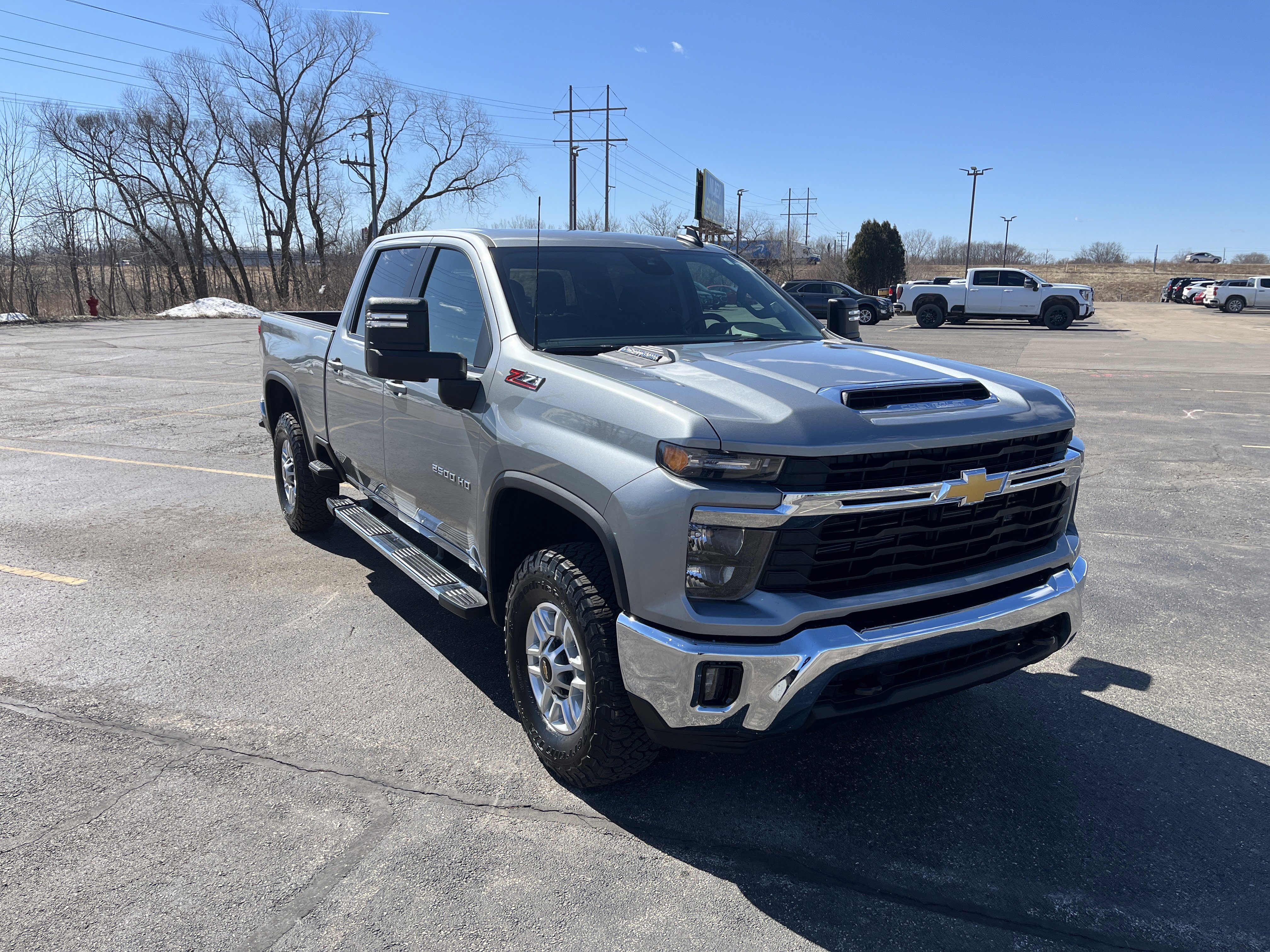 Used 2025 Chevrolet Silverado 2500 LT image 8