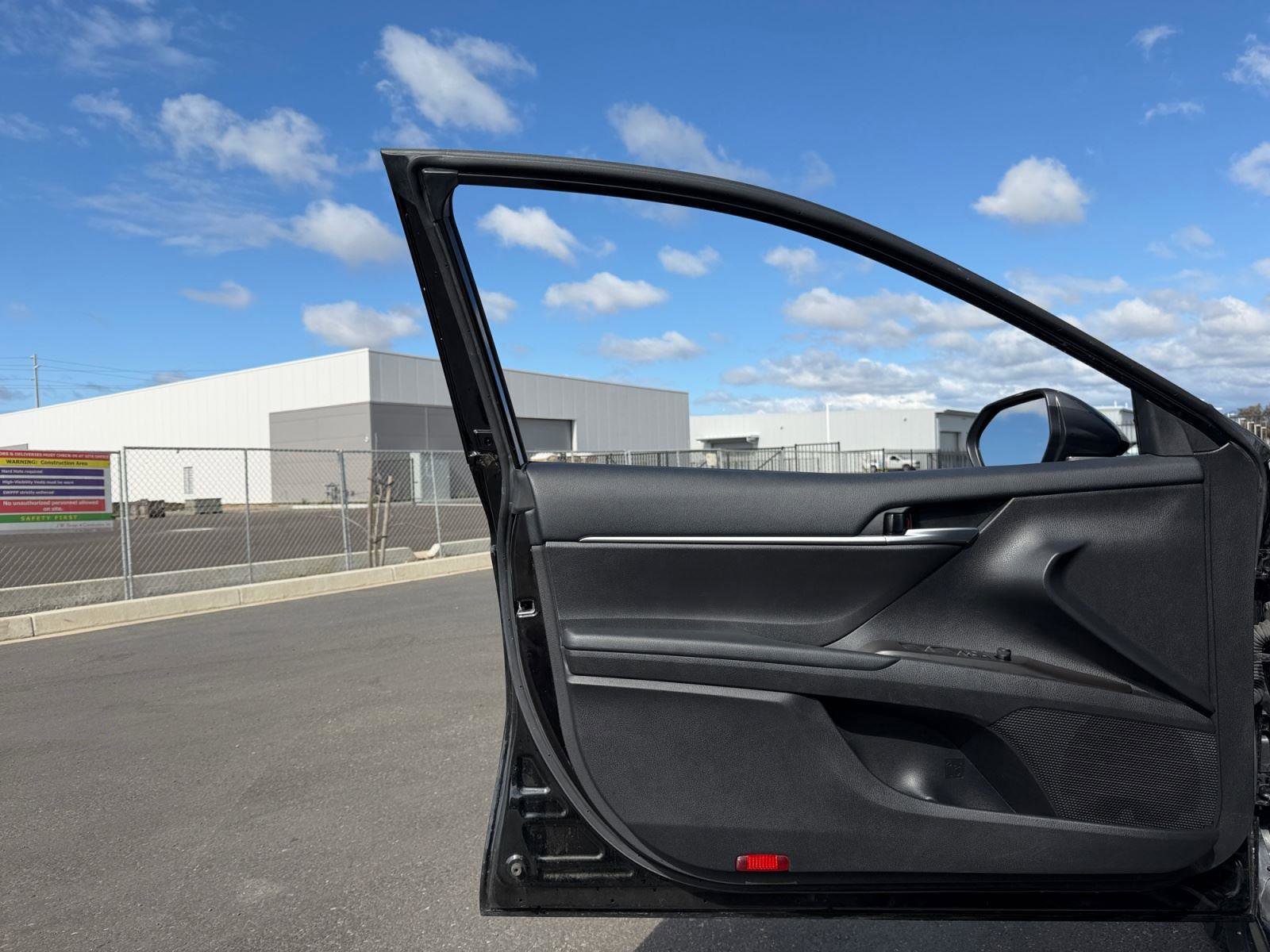Used 2023 Toyota Camry SE FWD image 14