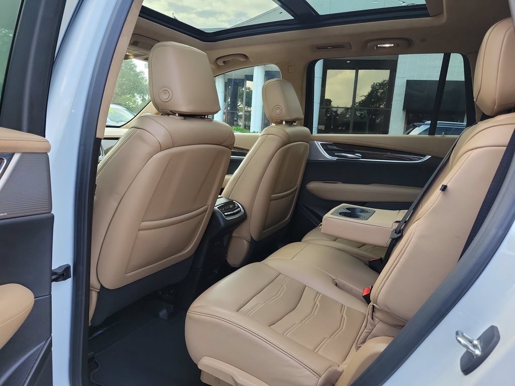 Used 2023 Cadillac XT6 Sport w/ Platinum Package AWD/4WD image 16
