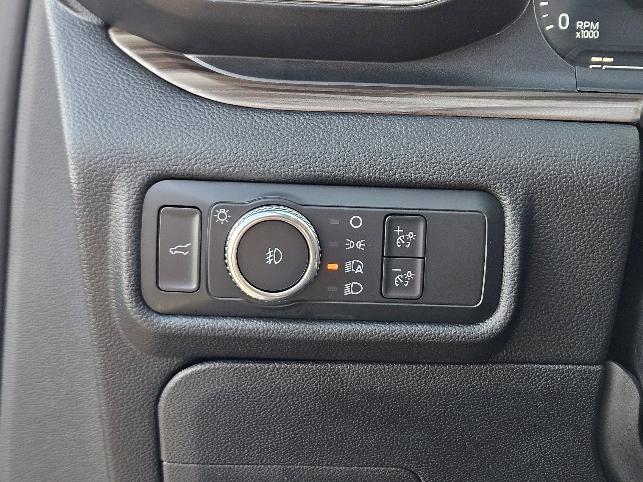 Used 2021 Ford Explorer Limited w/ Equipment Group 301A image 19