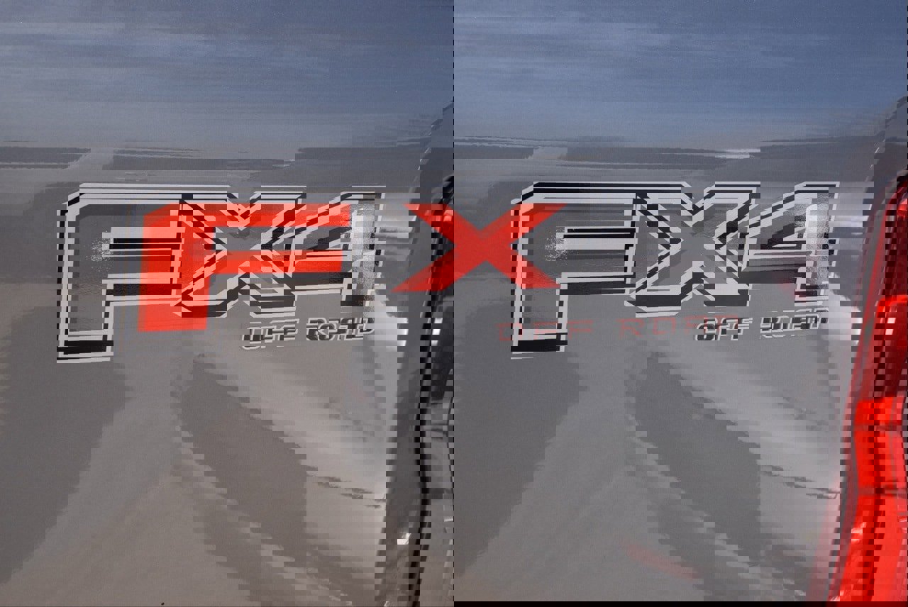 Certified 2024 Ford F250 Platinum w/ FX4 Off-Road Package image 14