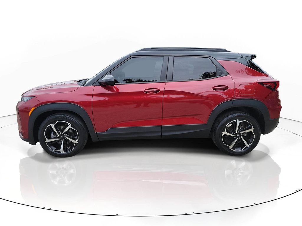 Used 2021 Chevrolet TrailBlazer RS w/ Technology Package FWD image 2