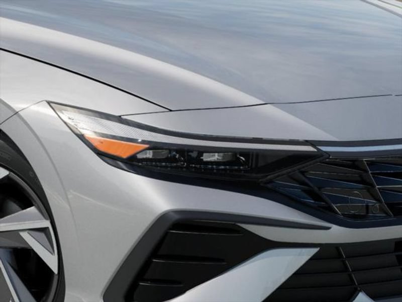New 2025 Hyundai Elantra Limited FWD image 9