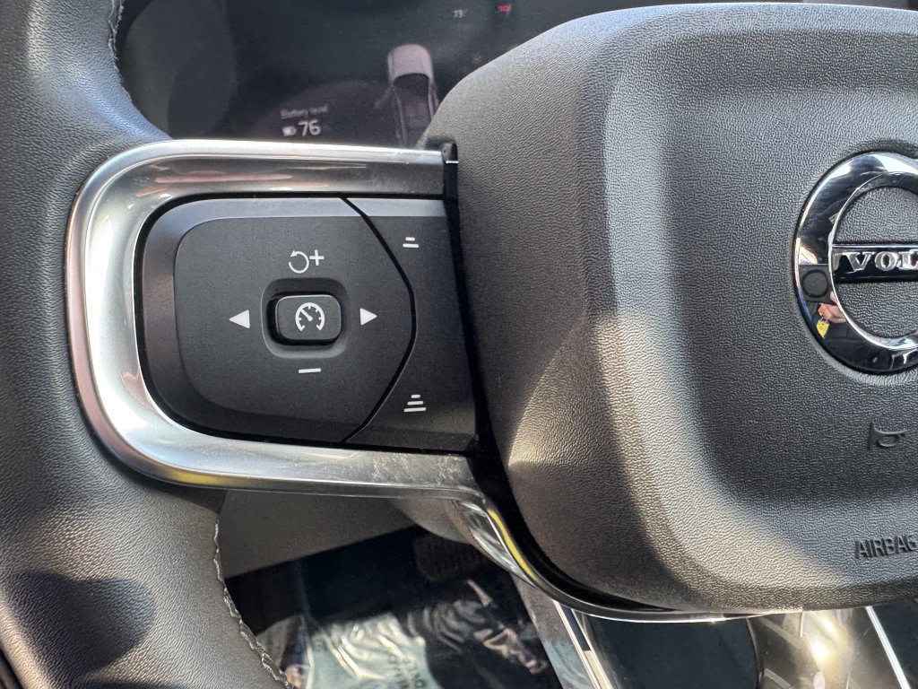 Used 2022 Volvo C40 P8 Recharge Ultimate image 27