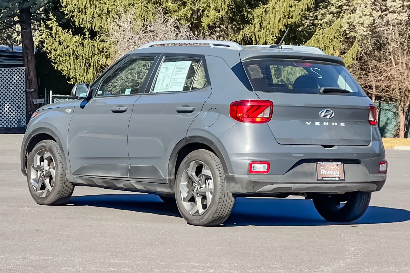 Certified 2025 Hyundai Venue SEL image 6