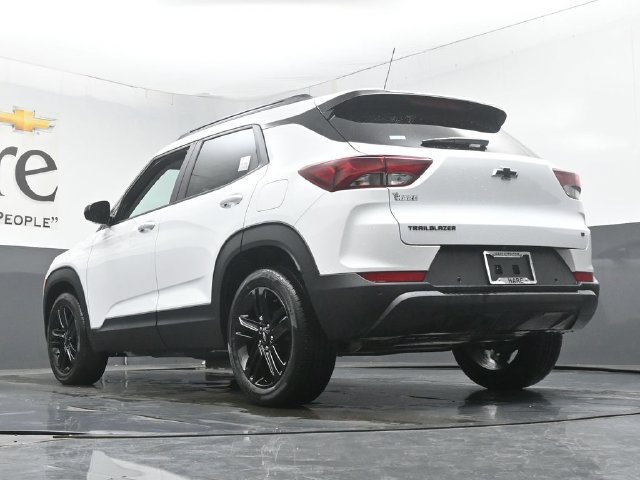 New 2026 Chevrolet TrailBlazer LT w/ Convenience Package FWD image 5