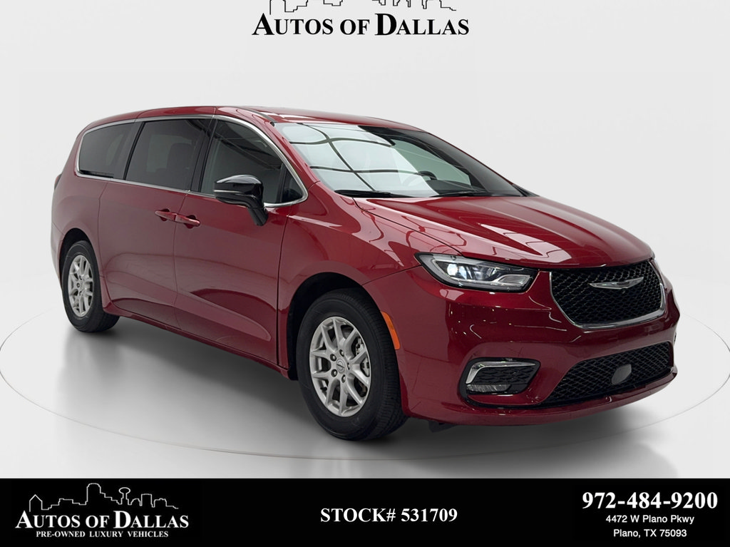 Used 2025 Chrysler Pacifica Select