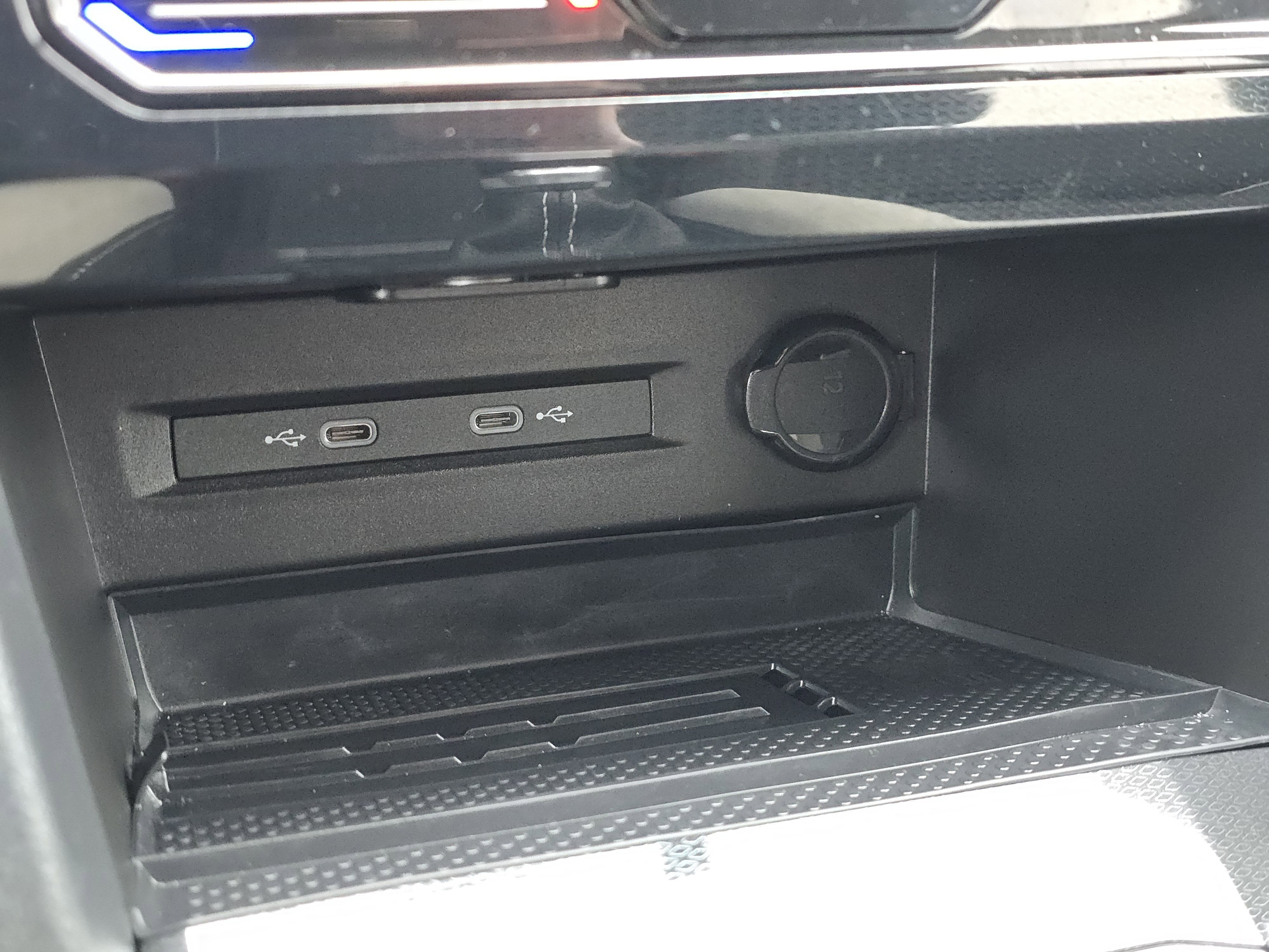 New 2025 Volkswagen Taos SE image 25