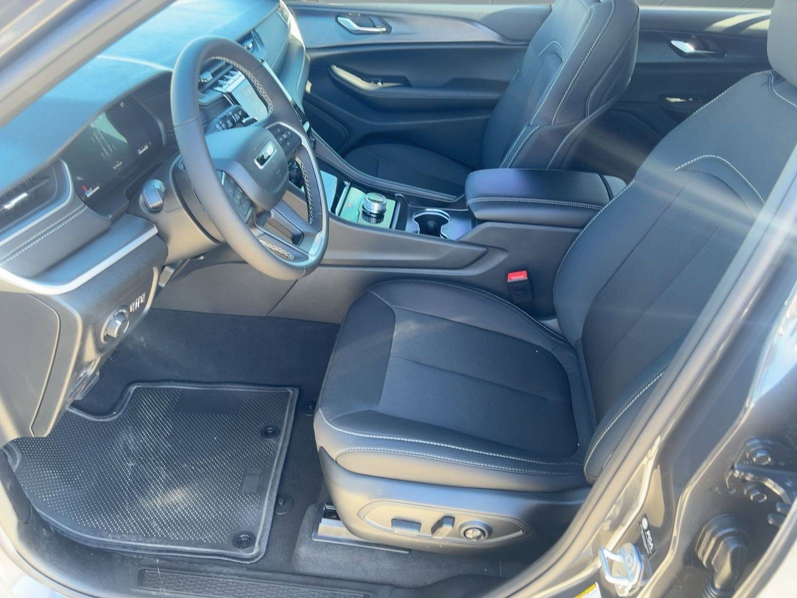 New 2026 Jeep Grand Cherokee Laredo X AWD/4WD image 5