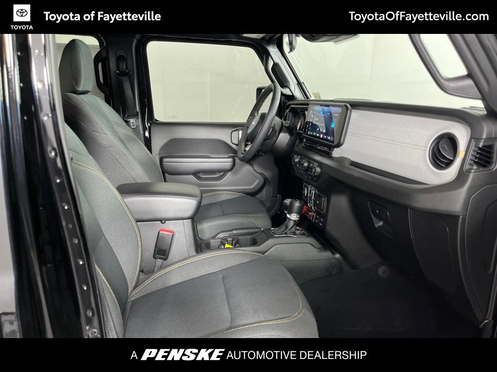 Used 2024 Jeep Wrangler Unlimited Sport AWD/4WD image 4