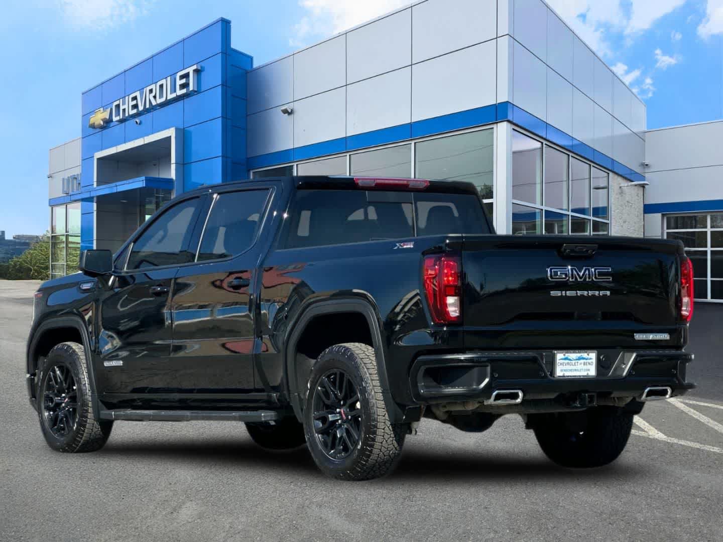 Used 2024 GMC Sierra 1500 Elevation w/ Elevation Premium Package AWD/4WD image 6