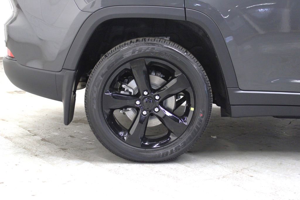 New 2025 Jeep Grand Cherokee Laredo image 34