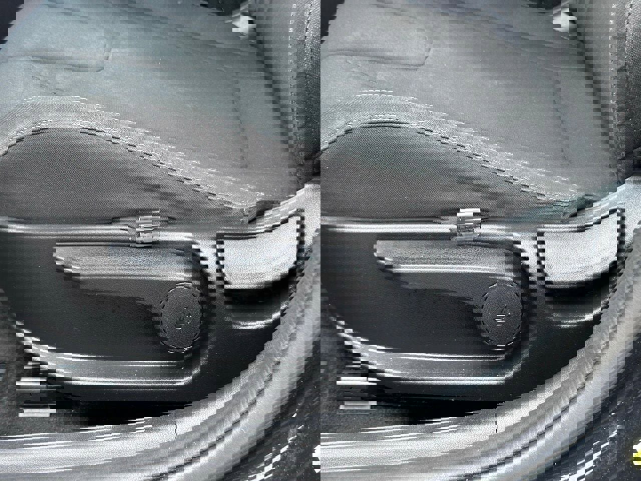 Used 2021 Hyundai Elantra SEL w/ Convenience Package image 23