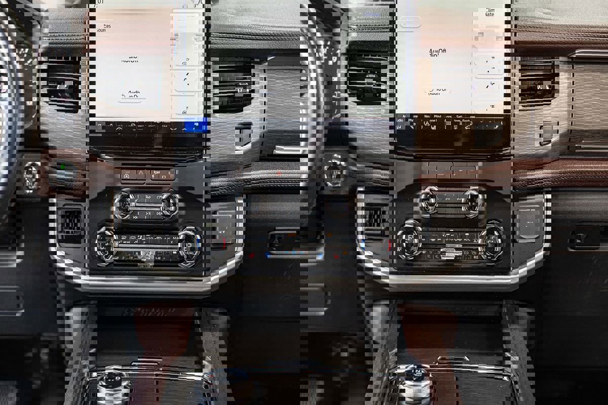 Used 2024 Ford Expedition Limited AWD/4WD image 41